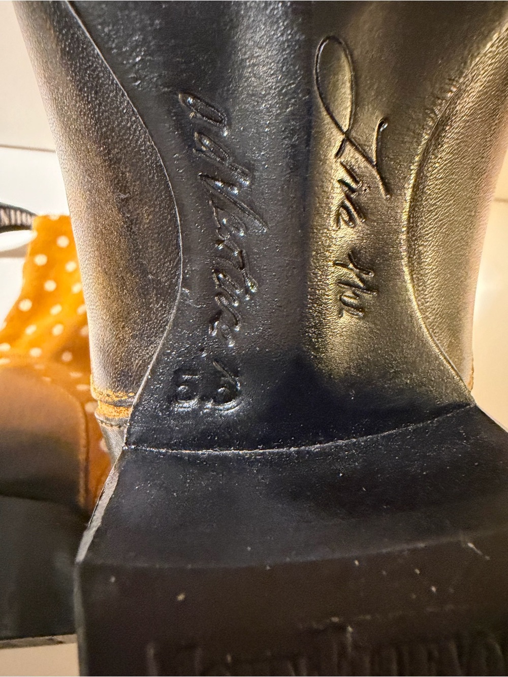 Like new! John Fluevog Eugene Polka Dot Mustard Lace-Up Ankle Boots- sz 5.5 - Picture 12 of 13